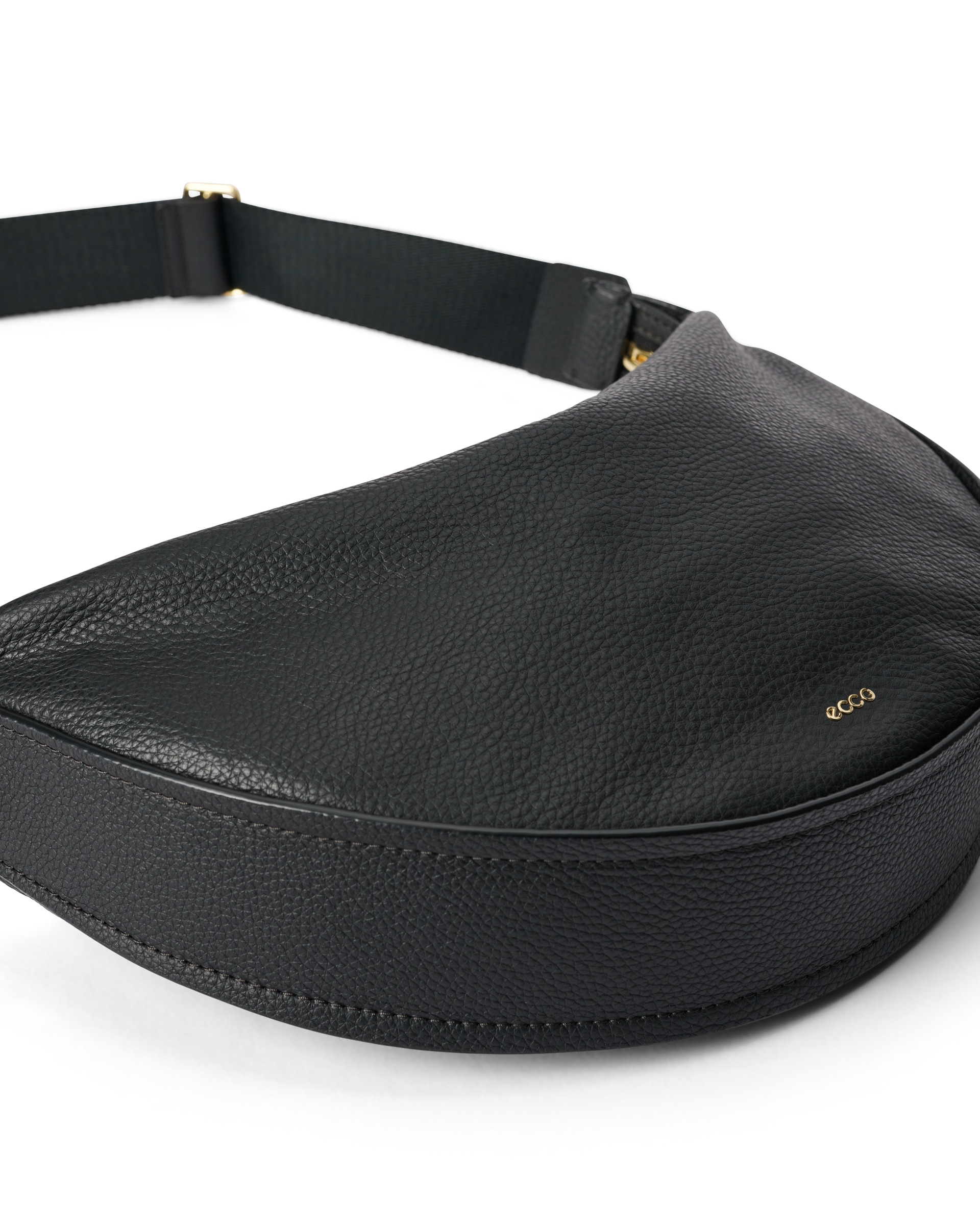 ECCOยฎ Fortune Soft Pebbled Leather Shoulder Bag - Black - Detail-2